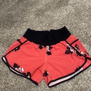 Lululemon tracker shorts